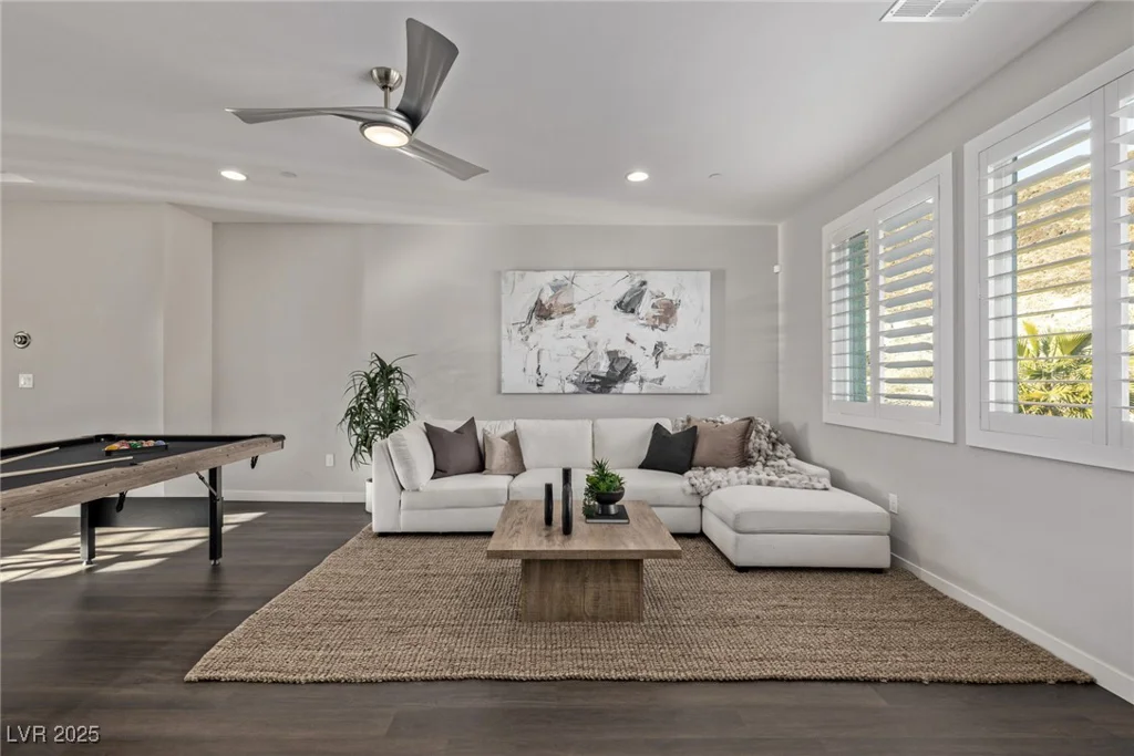 30 Hilltop Crest, Henderson, NV 89011