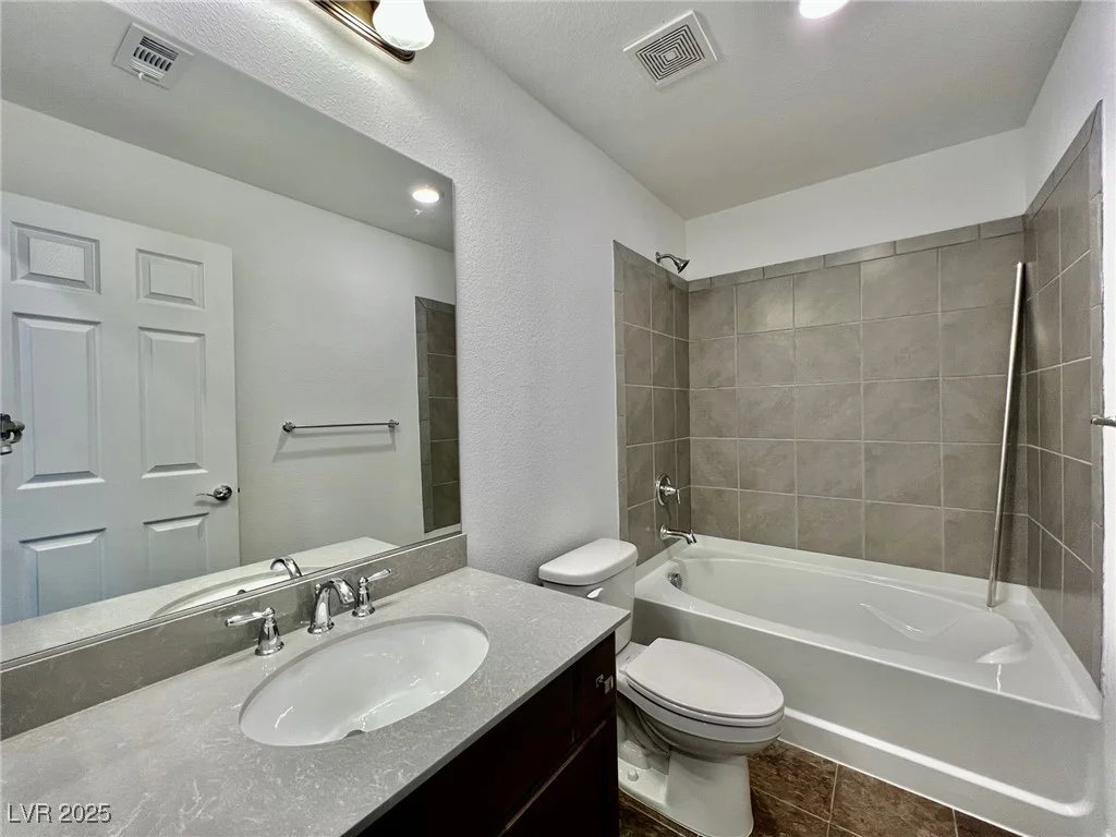 5699 Woodchester, Las Vegas, NV 89139