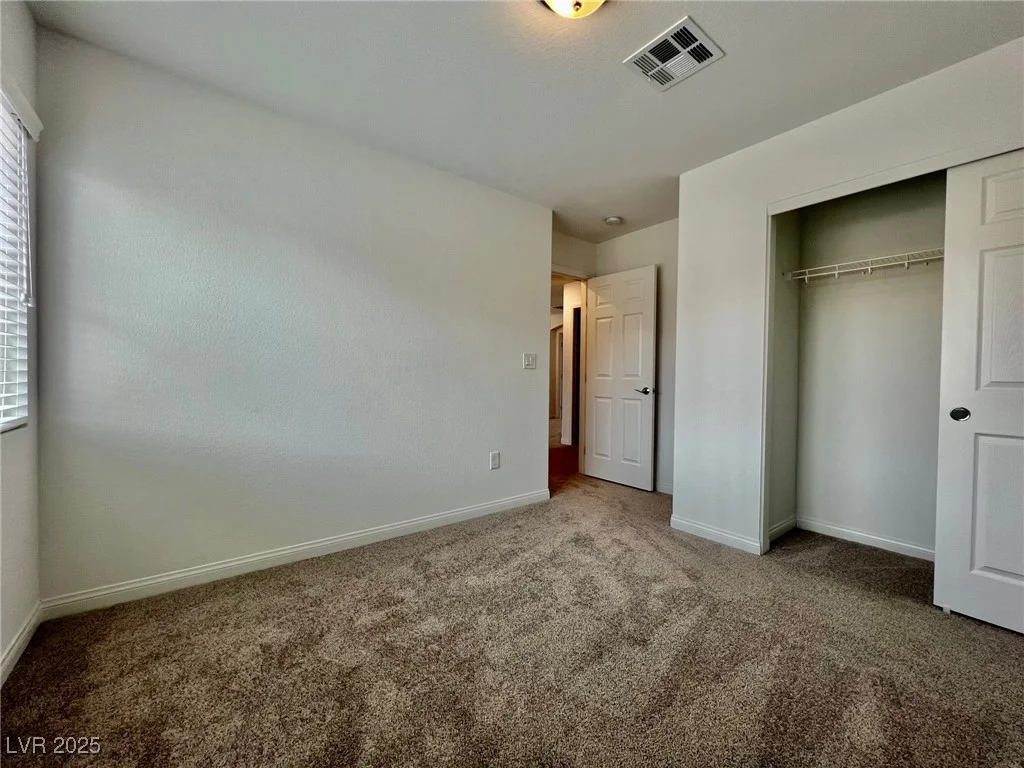 5699 Woodchester, Las Vegas, NV 89139