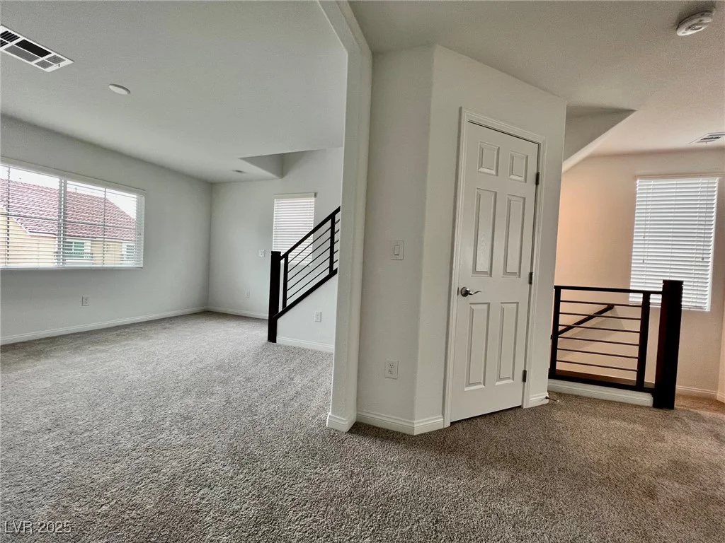 5699 Woodchester, Las Vegas, NV 89139