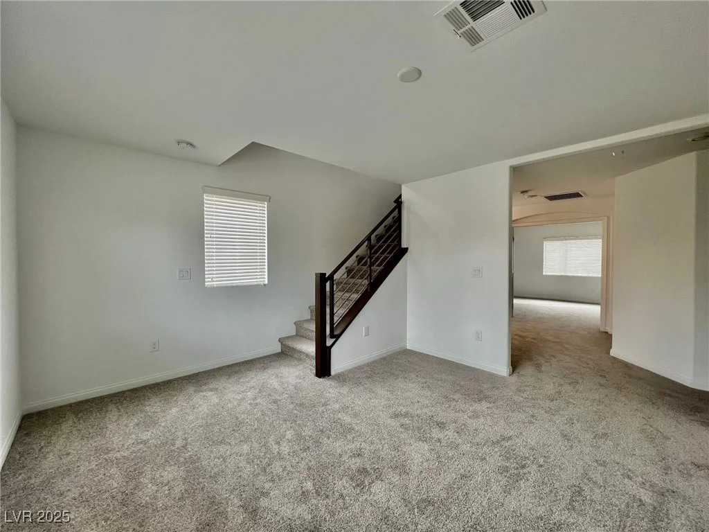 5699 Woodchester, Las Vegas, NV 89139