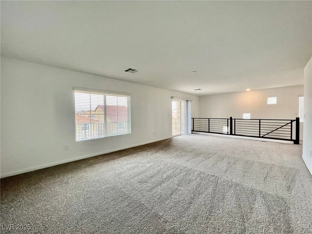 5699 Woodchester, Las Vegas, NV 89139