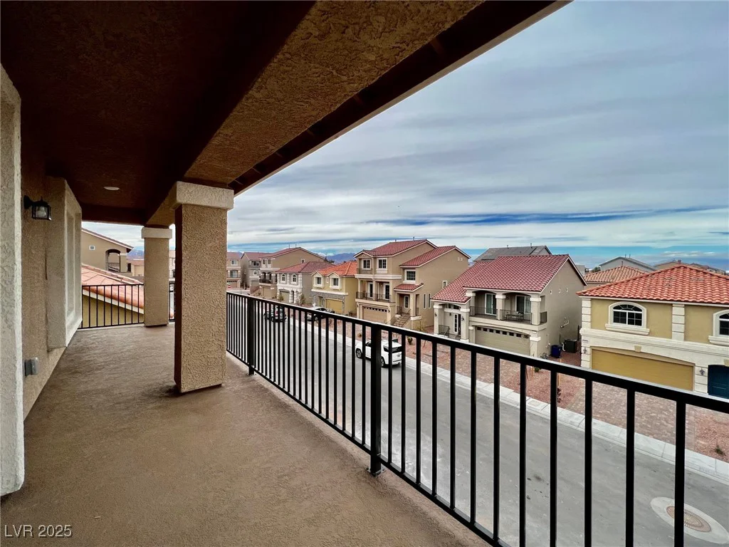 5699 Woodchester, Las Vegas, NV 89139