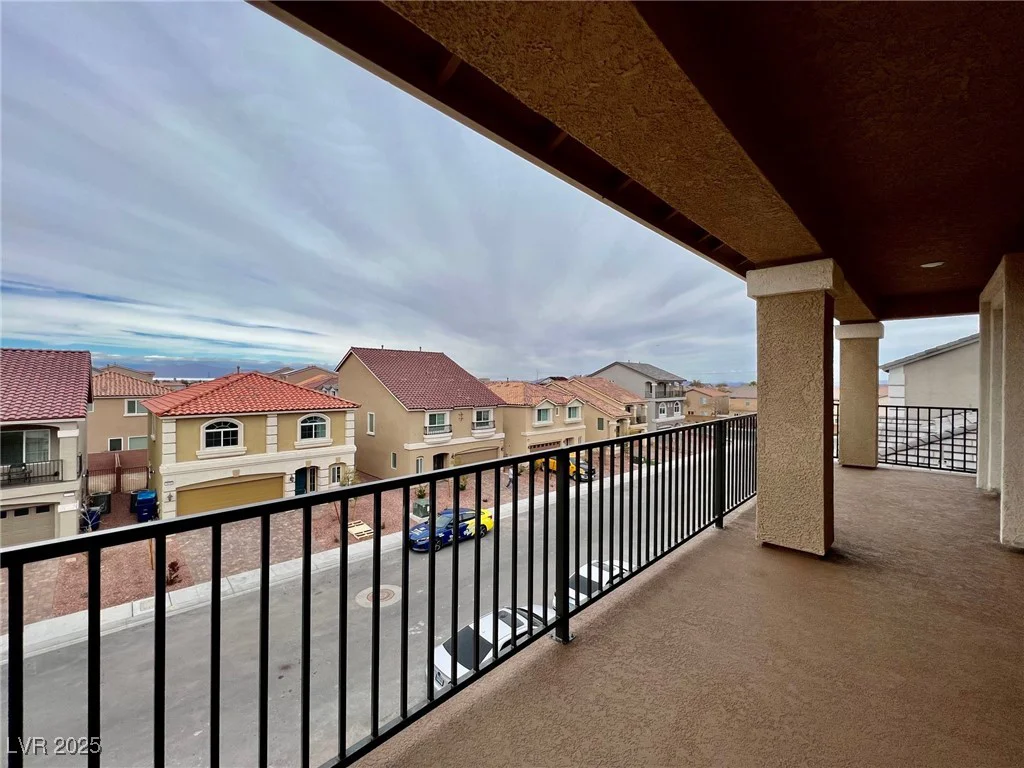 5699 Woodchester, Las Vegas, NV 89139