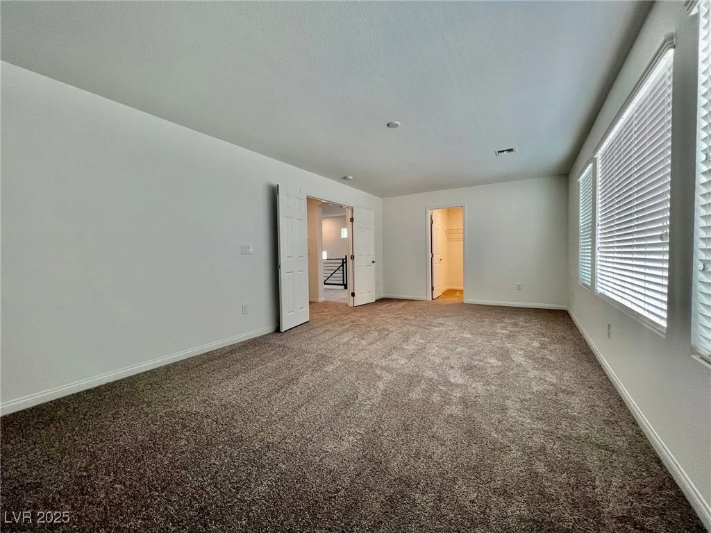 5699 Woodchester, Las Vegas, NV 89139