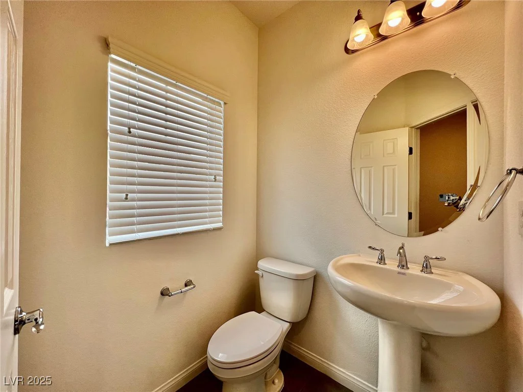 5699 Woodchester, Las Vegas, NV 89139
