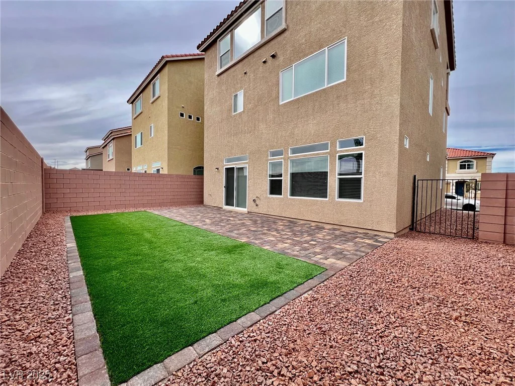 5699 Woodchester, Las Vegas, NV 89139
