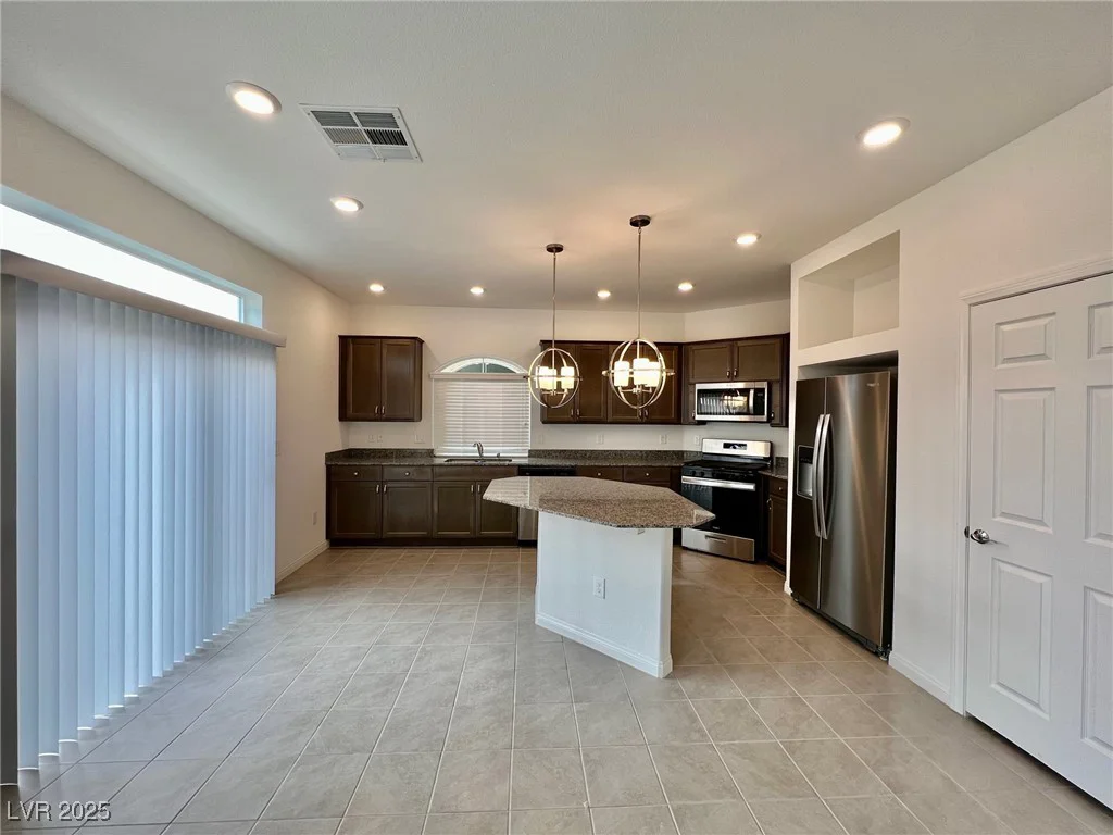 5699 Woodchester, Las Vegas, NV 89139