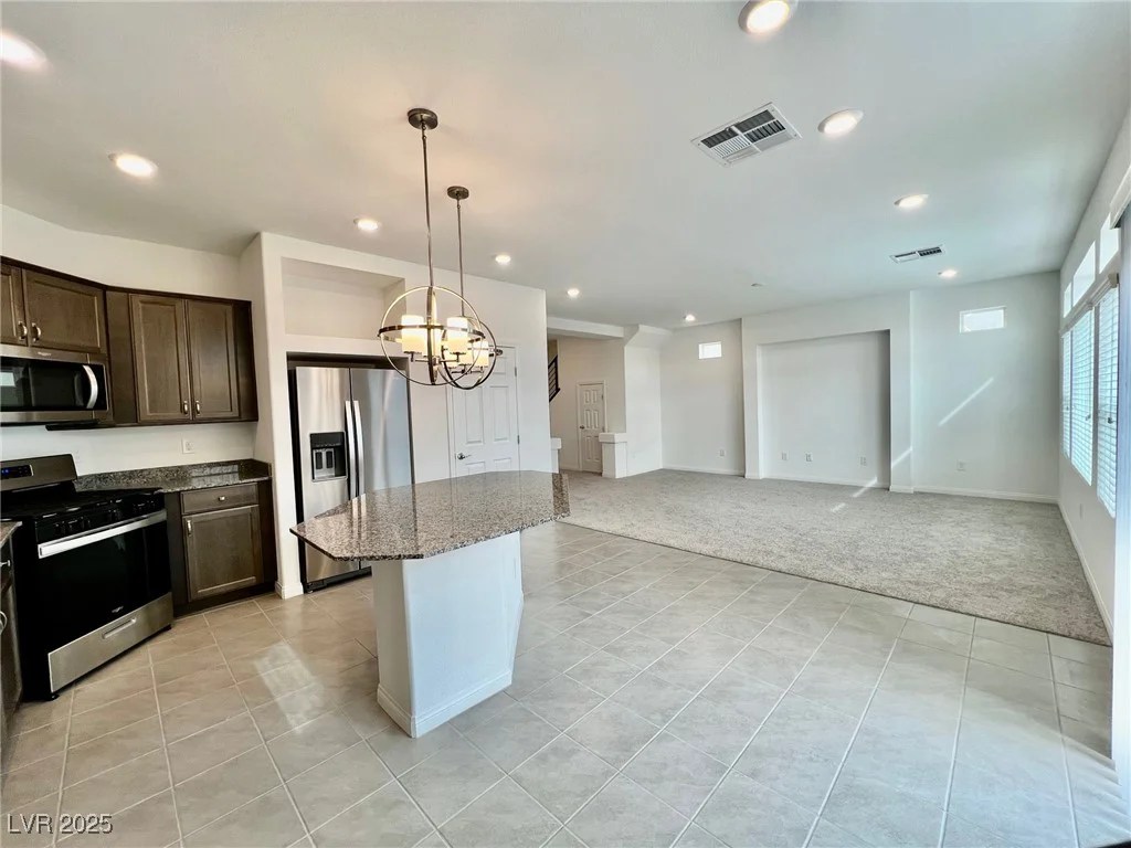 5699 Woodchester, Las Vegas, NV 89139