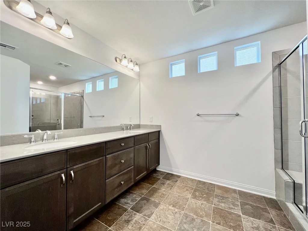 5699 Woodchester, Las Vegas, NV 89139