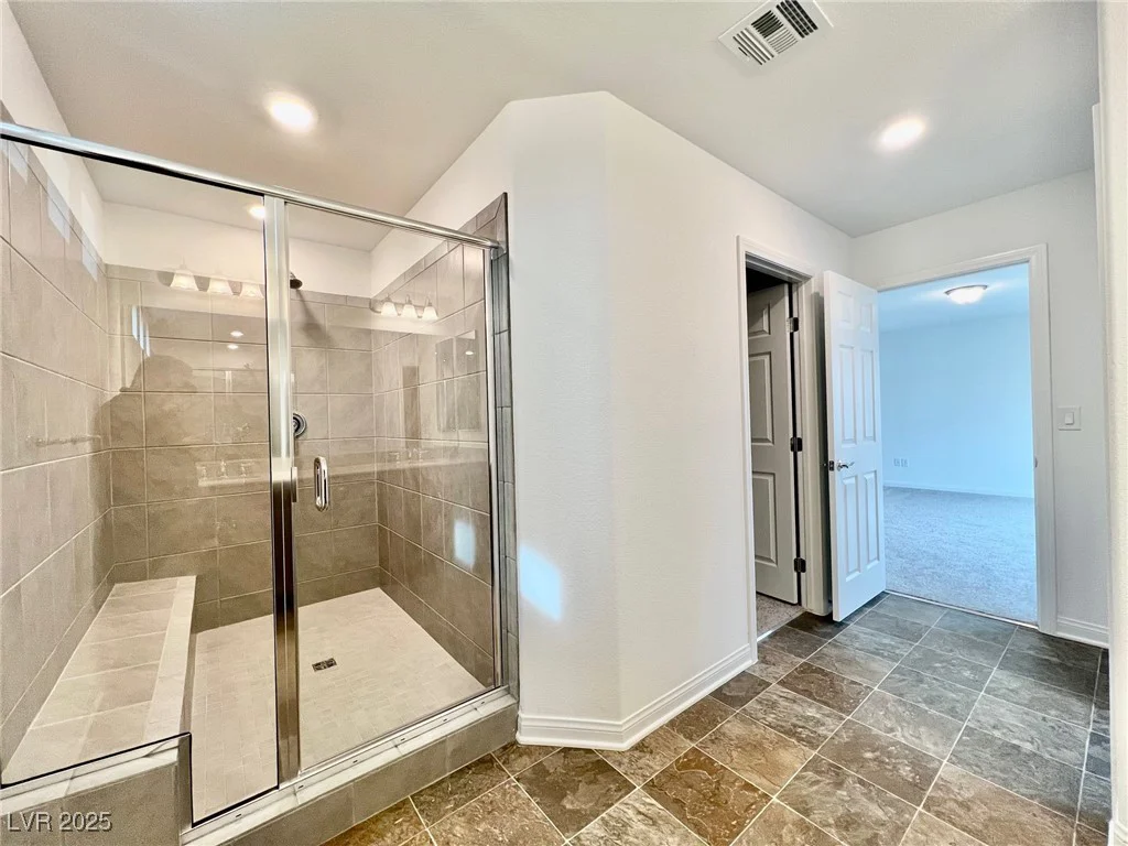 5699 Woodchester, Las Vegas, NV 89139
