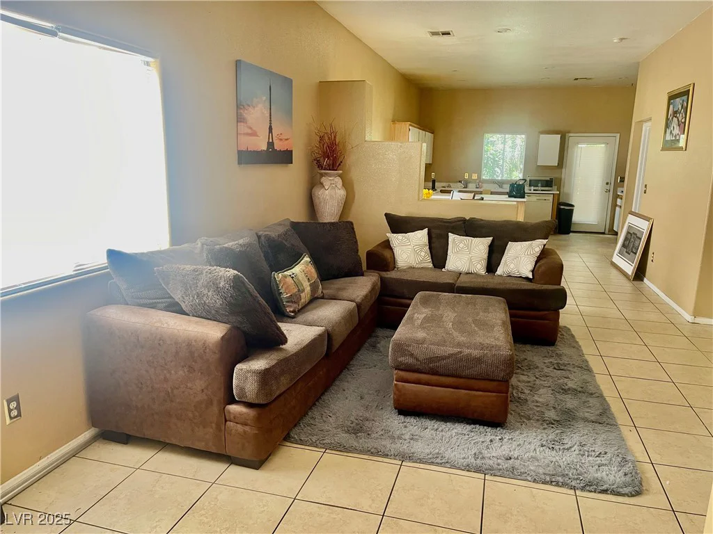 1667 Marion Bennet, Las Vegas, NV 89106