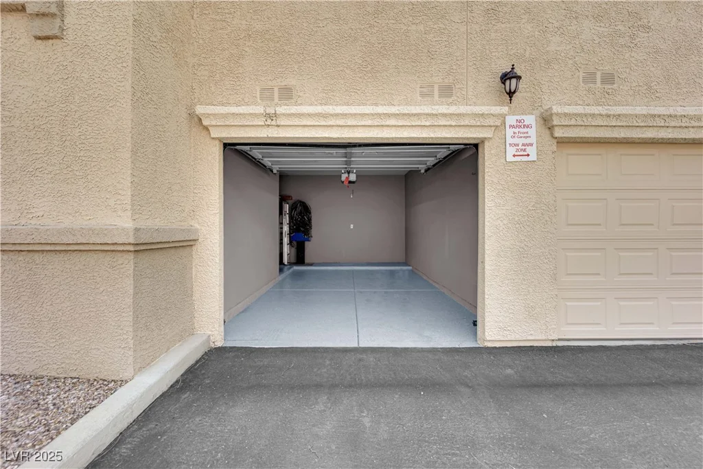 10550 Alexander, Las Vegas, NV 89129