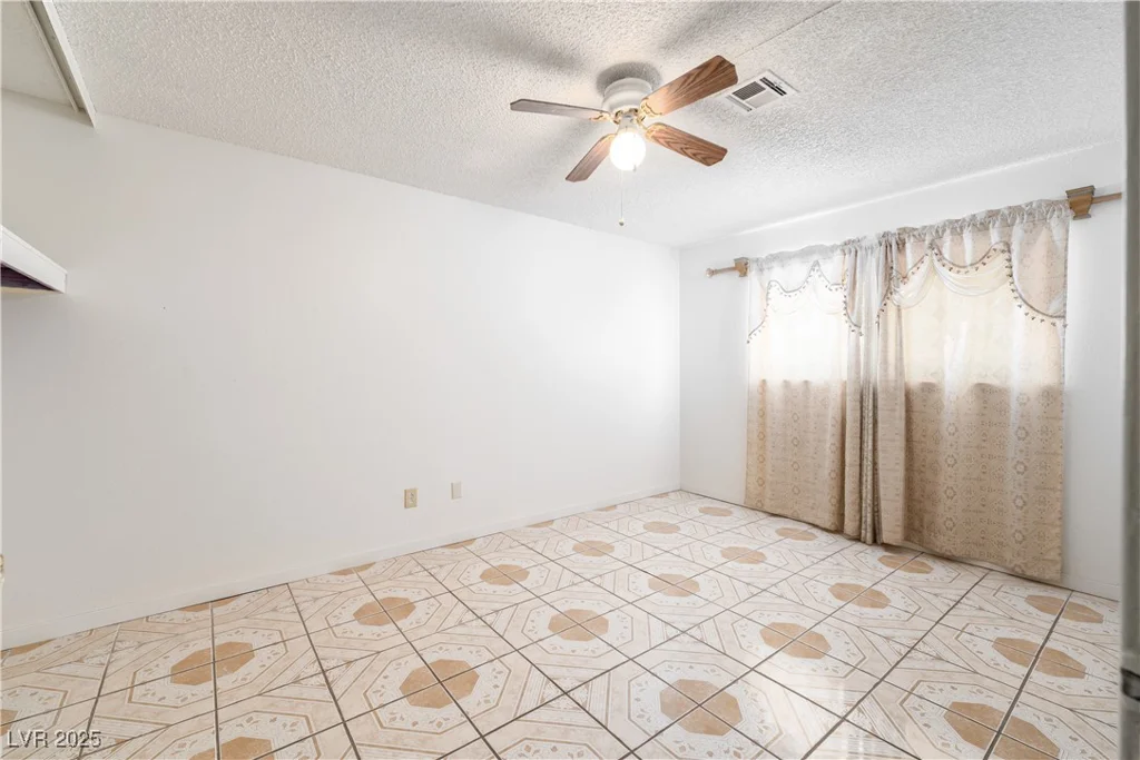 704 Kings, North Las Vegas, NV 89030