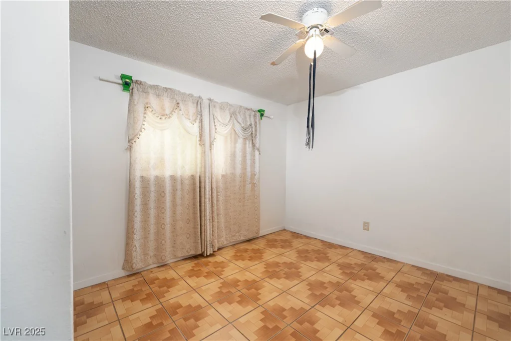704 Kings, North Las Vegas, NV 89030