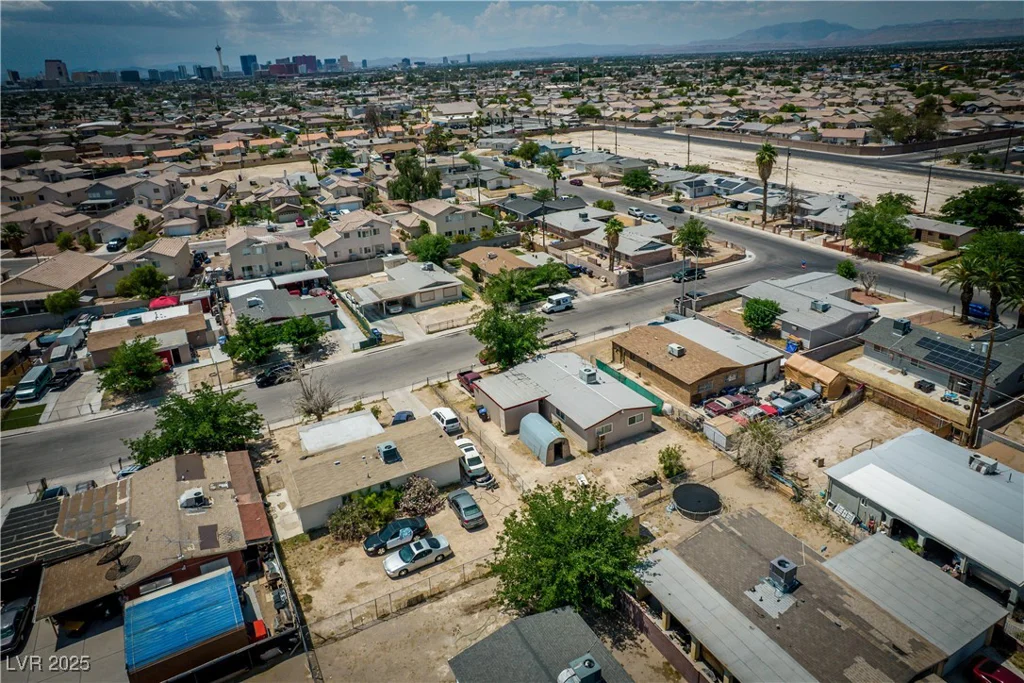 704 Kings, North Las Vegas, NV 89030
