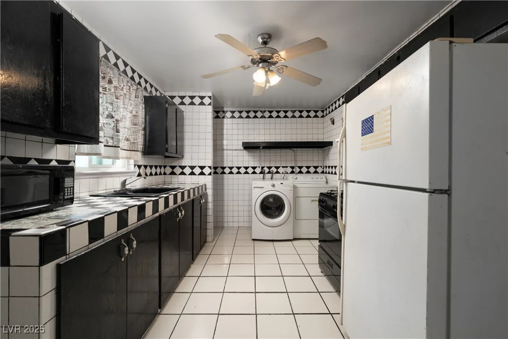 704 Kings, North Las Vegas, NV 89030