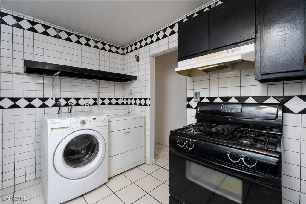 704 Kings, North Las Vegas, NV 89030