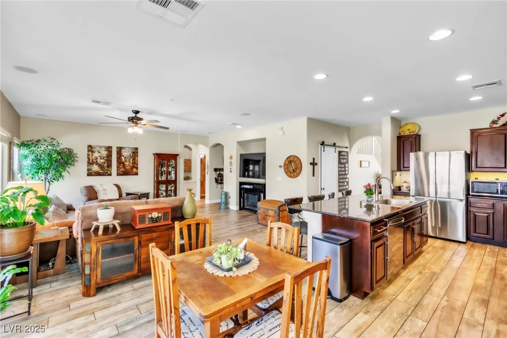10420 Loma Portal, Las Vegas, NV 89166