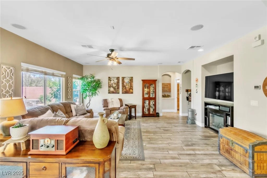 10420 Loma Portal, Las Vegas, NV 89166