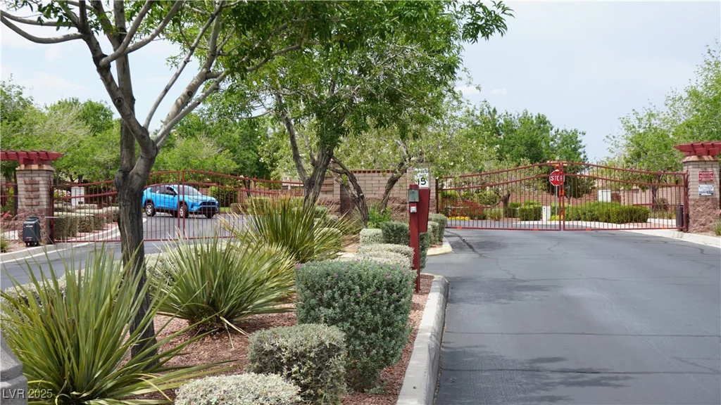 10420 Loma Portal, Las Vegas, NV 89166