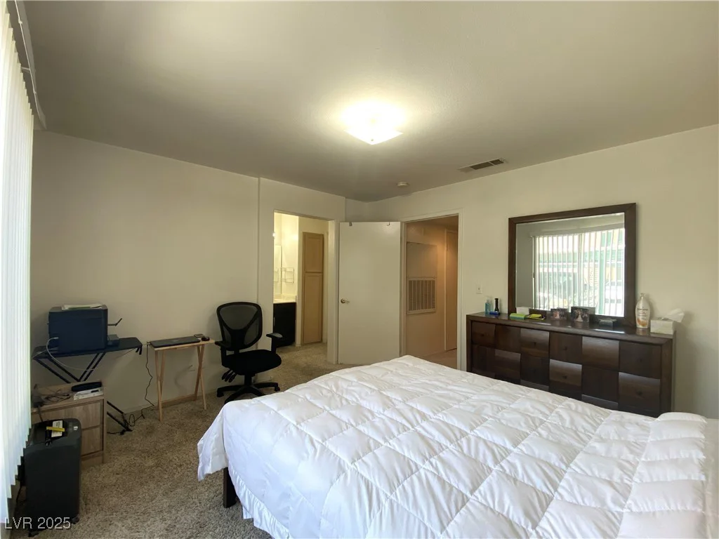 1533 Linnbaker, Las Vegas, NV 89110