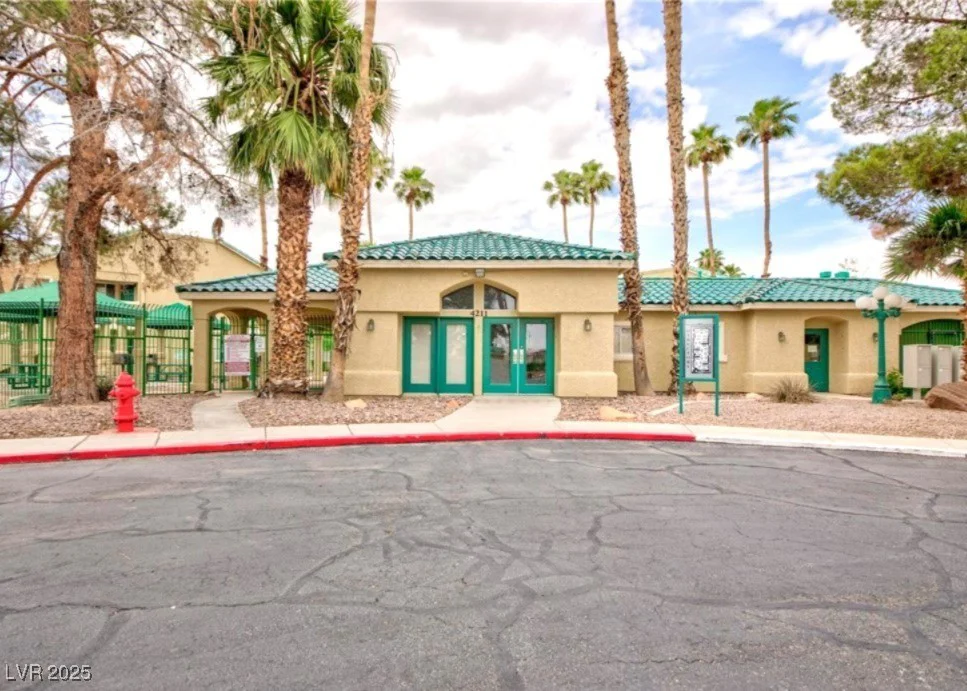 1533 Linnbaker, Las Vegas, NV 89110