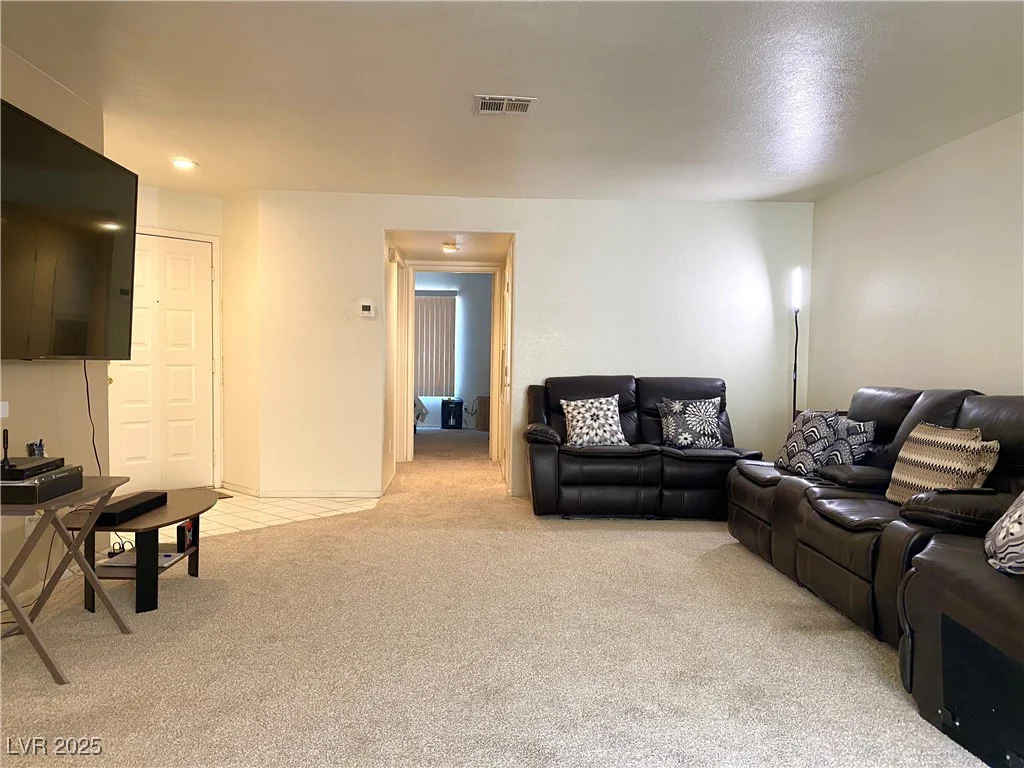 1533 Linnbaker, Las Vegas, NV 89110