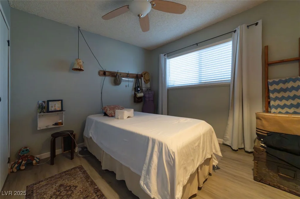 6432 Aberdeen, Las Vegas, NV 89107