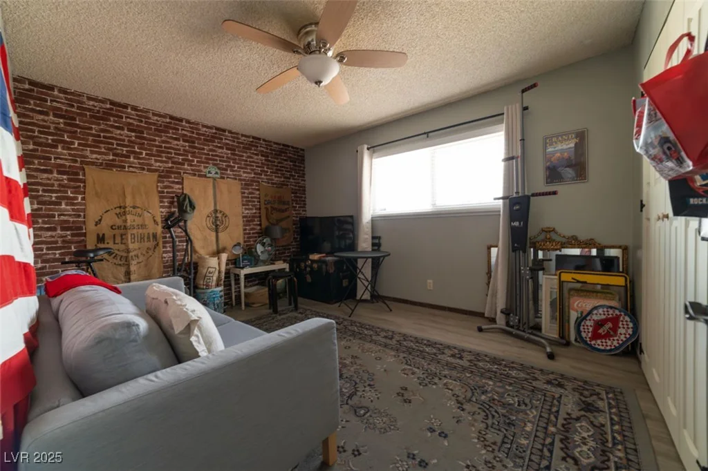 6432 Aberdeen, Las Vegas, NV 89107