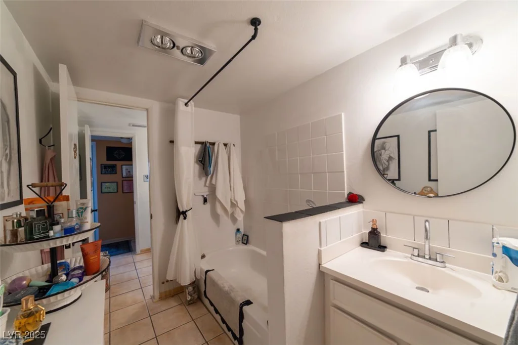6432 Aberdeen, Las Vegas, NV 89107
