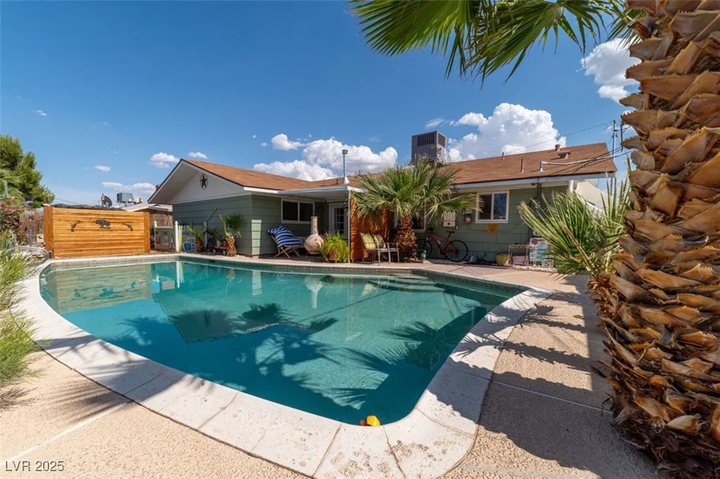 6432 Aberdeen, Las Vegas, NV 89107