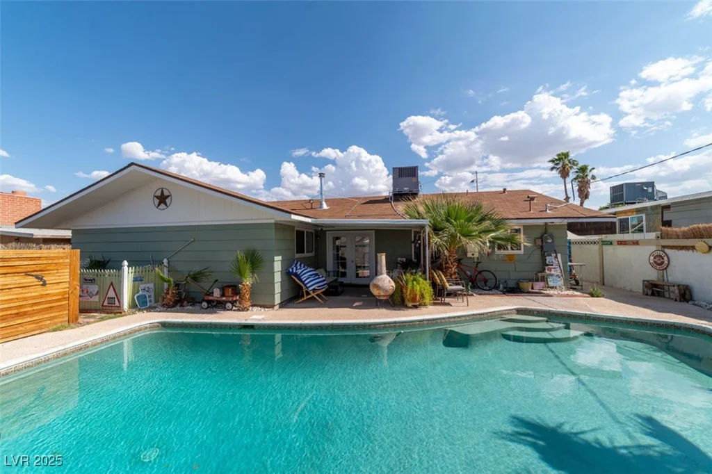 6432 Aberdeen, Las Vegas, NV 89107