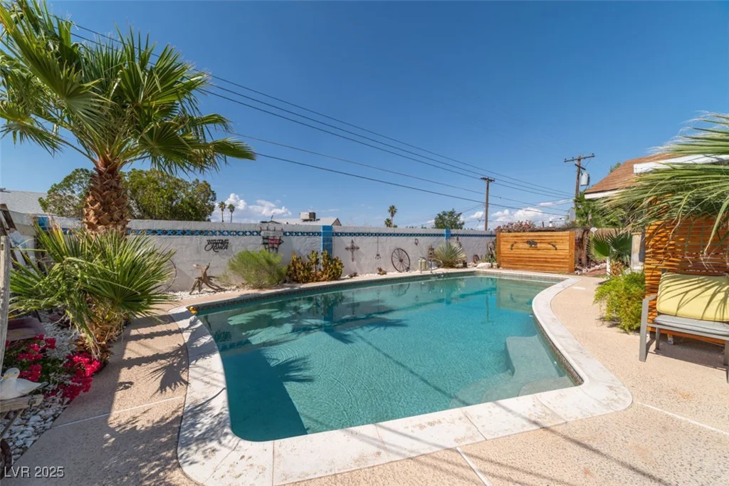 6432 Aberdeen, Las Vegas, NV 89107