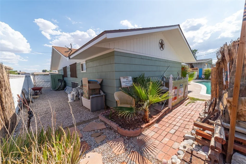 6432 Aberdeen, Las Vegas, NV 89107