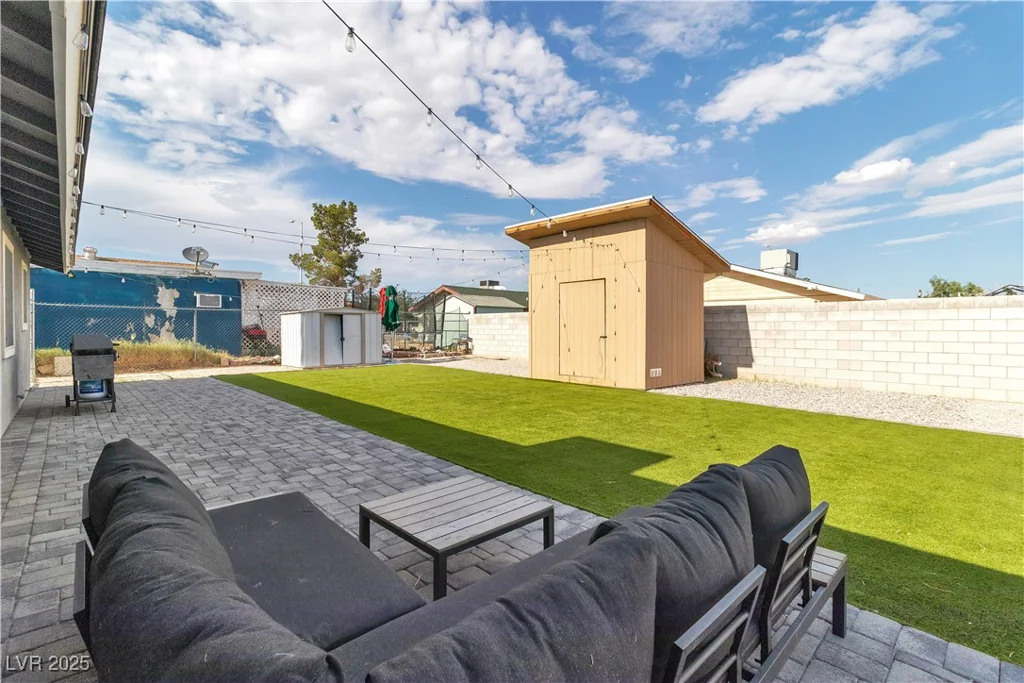3682 Deer Creek, Las Vegas, NV 89115