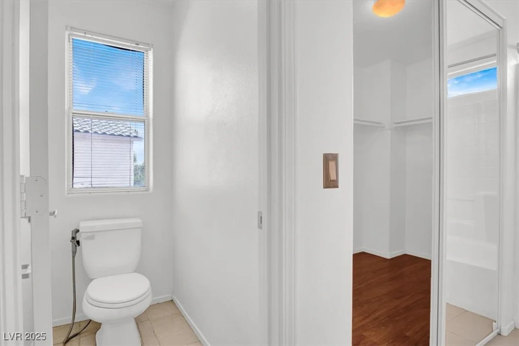 8389 Charlton Valley, Las Vegas, NV 89123