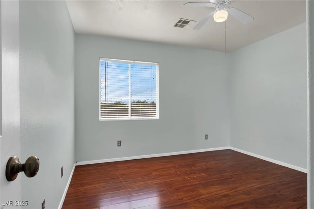 8389 Charlton Valley, Las Vegas, NV 89123