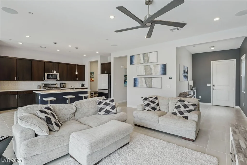 8956 Skye Treeline, Las Vegas, NV 89166