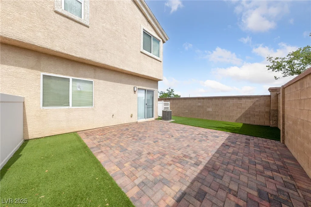 9312 Straw Hays, Las Vegas, NV 89178