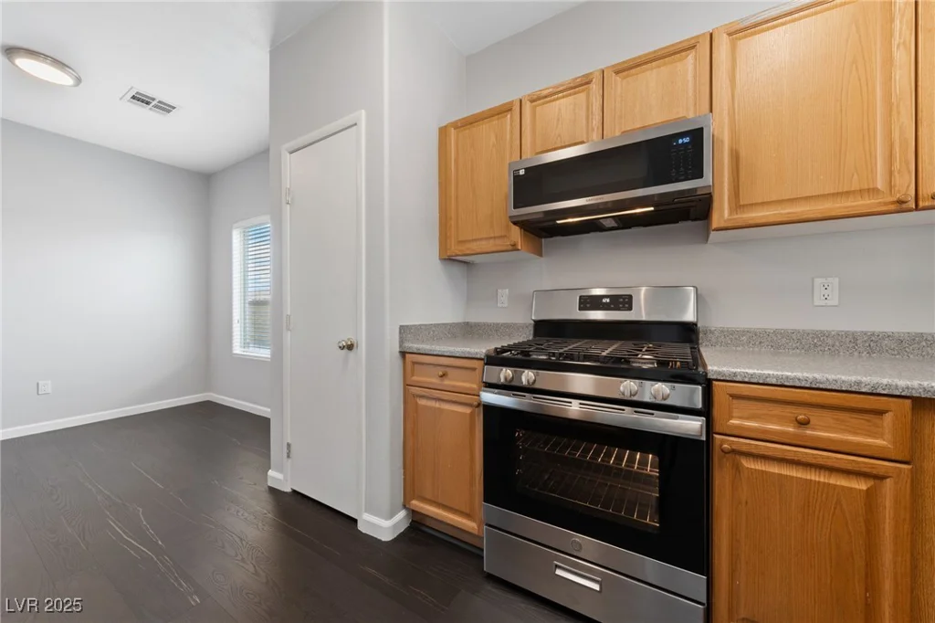9312 Straw Hays, Las Vegas, NV 89178