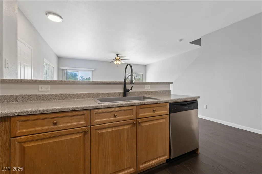 9312 Straw Hays, Las Vegas, NV 89178