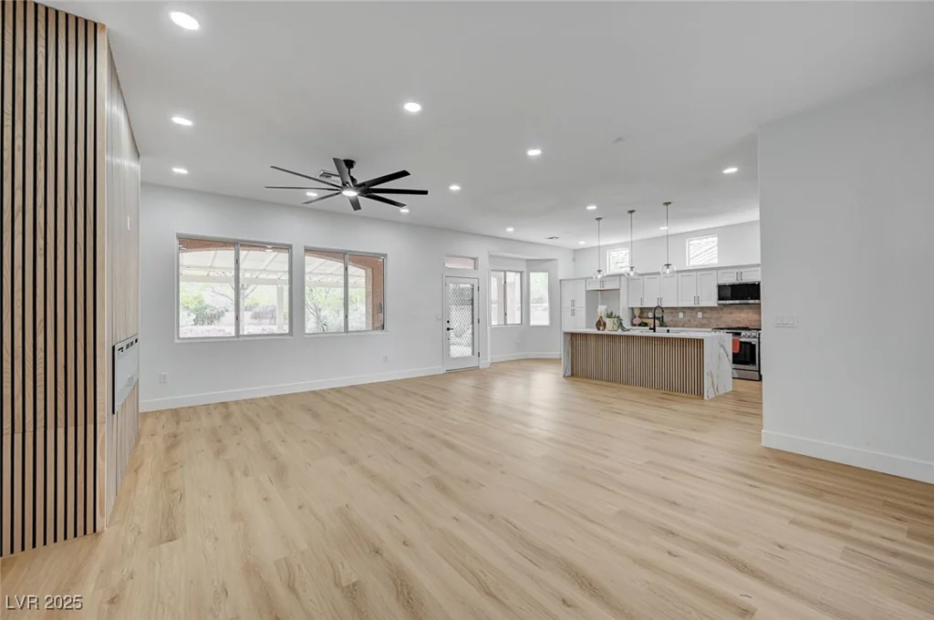 2353 Lauren, Las Vegas, NV 89134