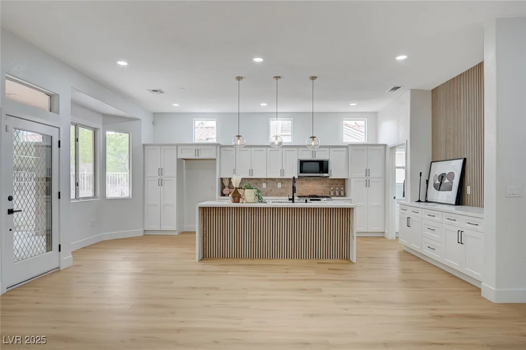 2353 Lauren, Las Vegas, NV 89134