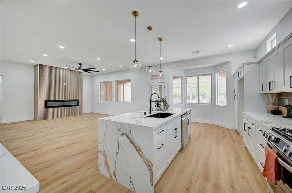 2353 Lauren, Las Vegas, NV 89134