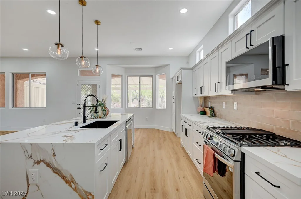 2353 Lauren, Las Vegas, NV 89134