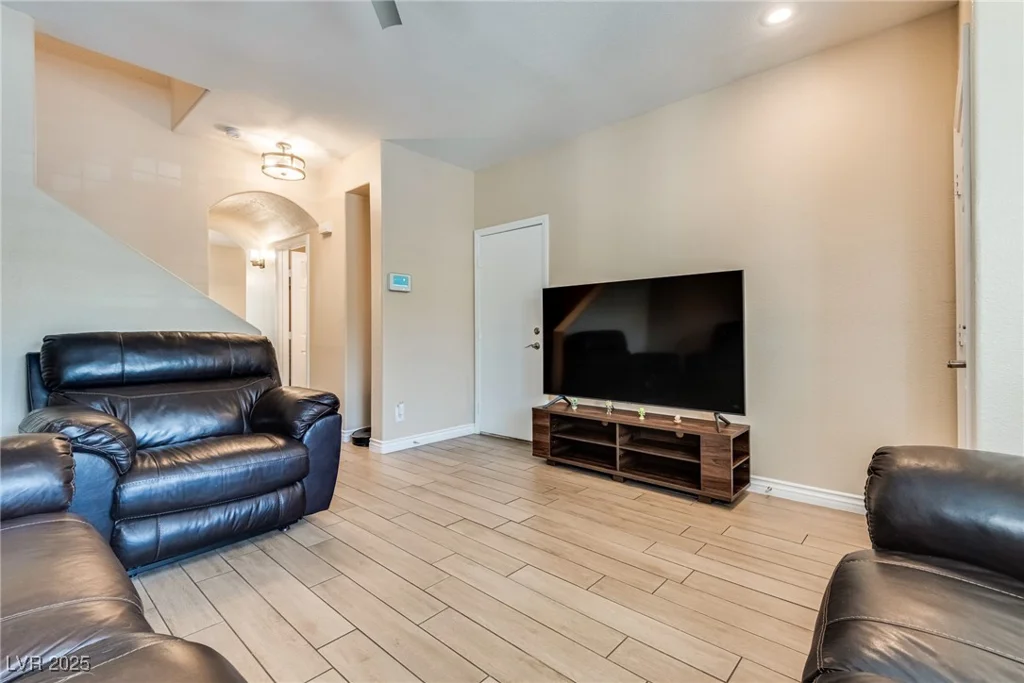 7694 Hampton Park, Las Vegas, NV 89113