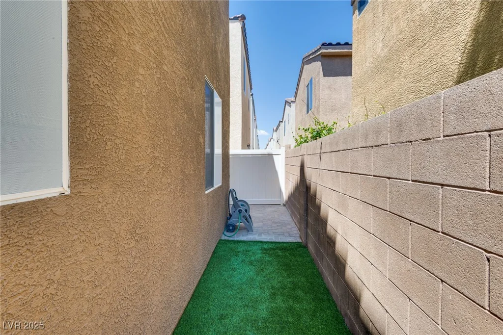 7694 Hampton Park, Las Vegas, NV 89113