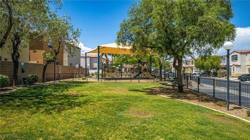 7694 Hampton Park, Las Vegas, NV 89113
