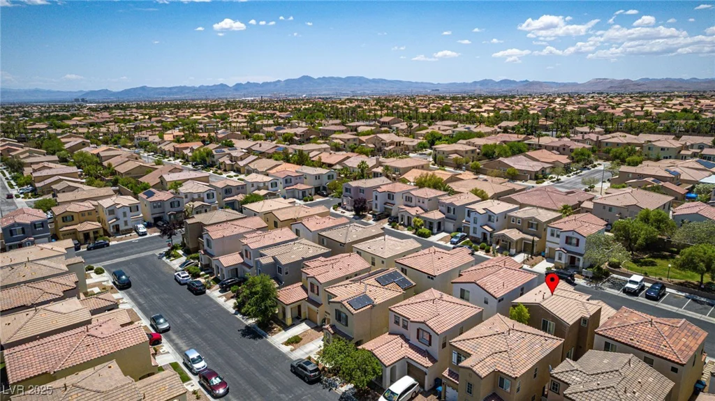 7694 Hampton Park, Las Vegas, NV 89113